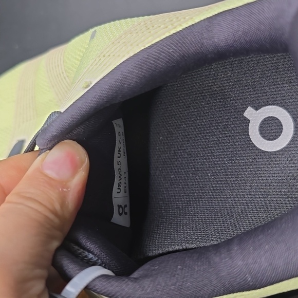 New On Running Cloudgo Color Lime Athletic Shoes Size 9.5 - Picture 5 of 5